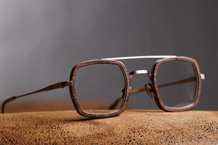 Lunettes en bois shelter